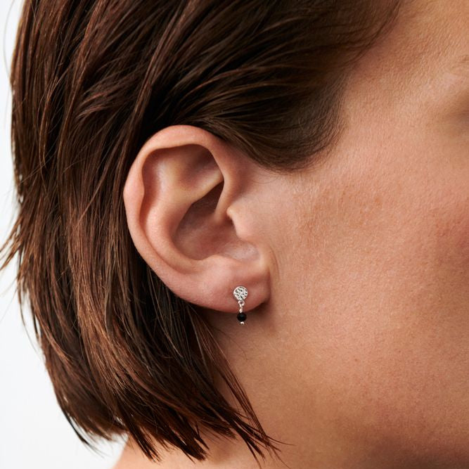 Pernille Corydon Black Nature Ørestikker / Sølvfarvet