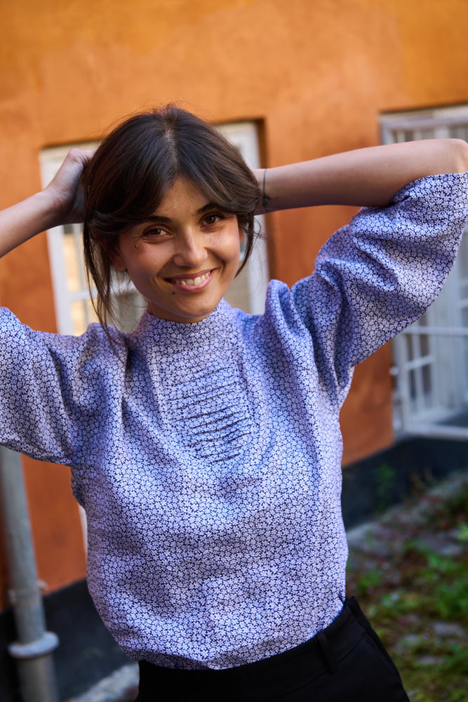 Tolsing Tine Vendeskjorte / Blue Flowers