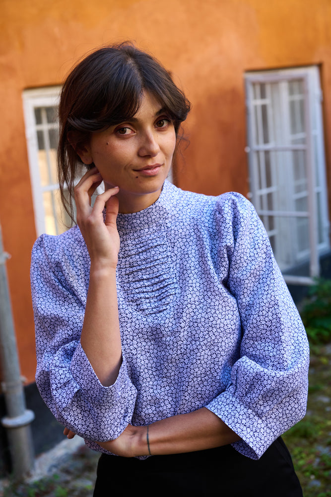 Tolsing Tine Vendeskjorte / Blue Flowers