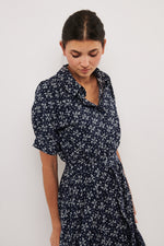 Tolsing Mie Dress / Navy Flowers